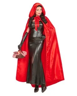 Roter Satinumhang Mit Kapuze